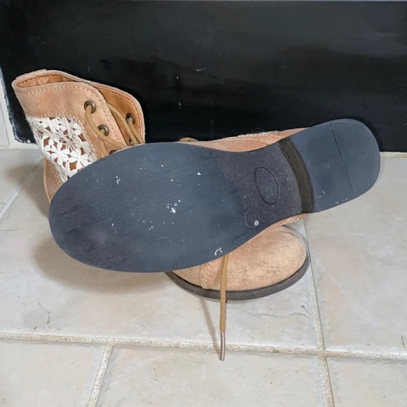 Tan booties - Picture 4 of 6